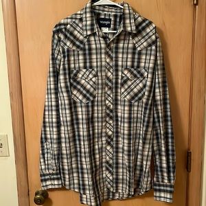 Wrangler Men’s Plaid Button Down Long Sleeve Western Pearl Snap Shirt